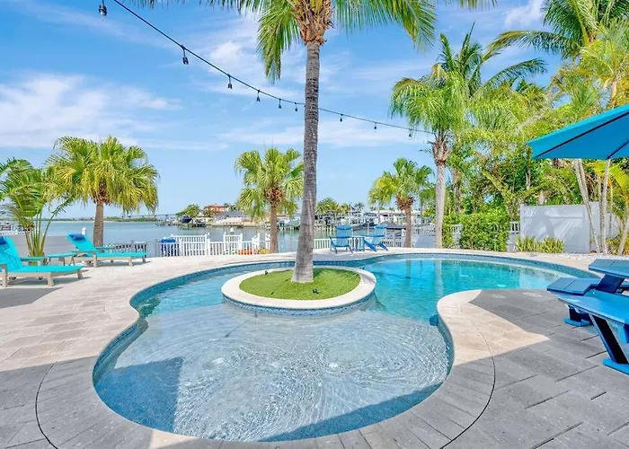 Island Paradise 3 Bed Waterfront/heated Pool *