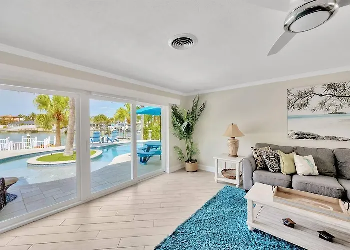 Island Paradise 3 Bed Waterfront/heated Pool * Clearwater Beach