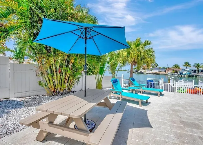 Island Paradise 3 Bed Waterfront/heated Pool *