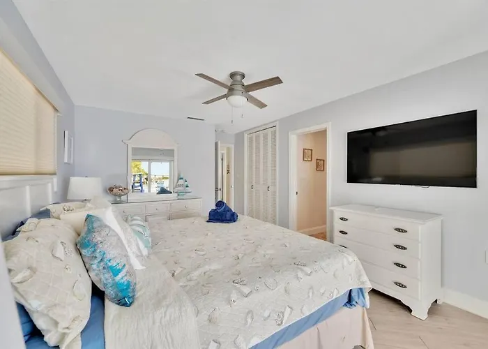 Island Paradise 3 Bed Waterfront/heated Pool